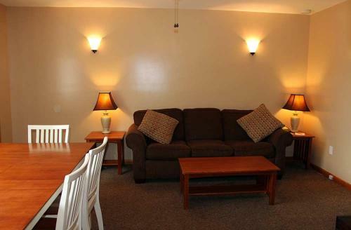 Hotel Flamingo Resort On Lake George