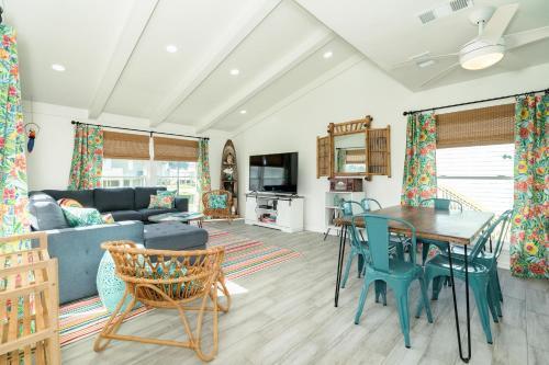 Aloha House - Classy Decor And Finishes - Easy Beach Access!