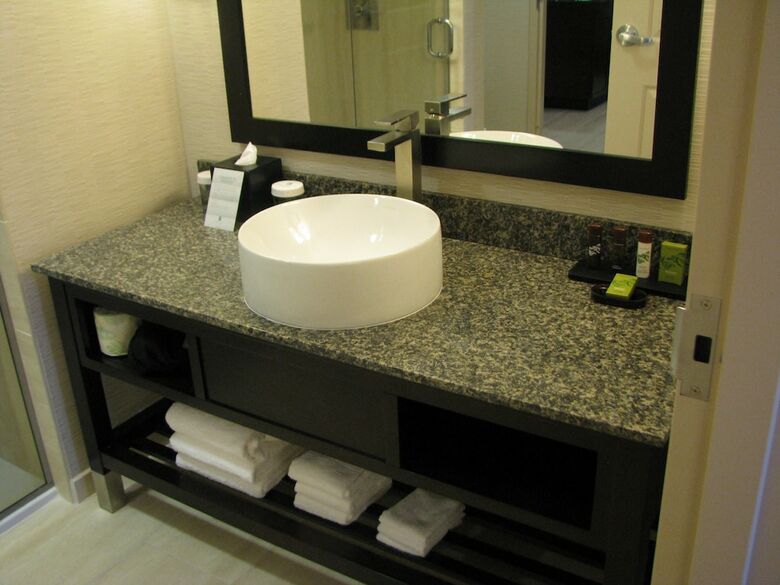 Hotel Embassy Suites - Newark Airport