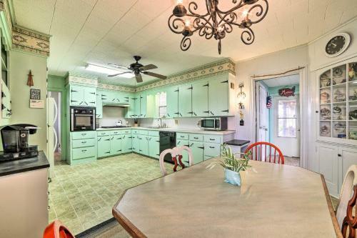 Rustic Getaway With Grill - On San Antonio Bay!