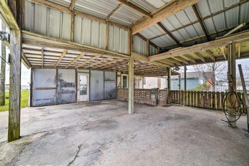 Rustic Getaway With Grill - On San Antonio Bay!