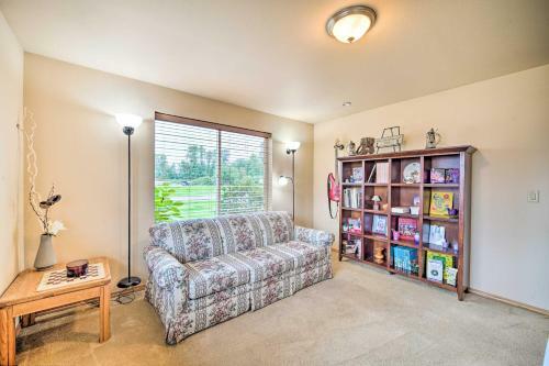 Upscale Home With Indoor Sauna On Sunset Pond!