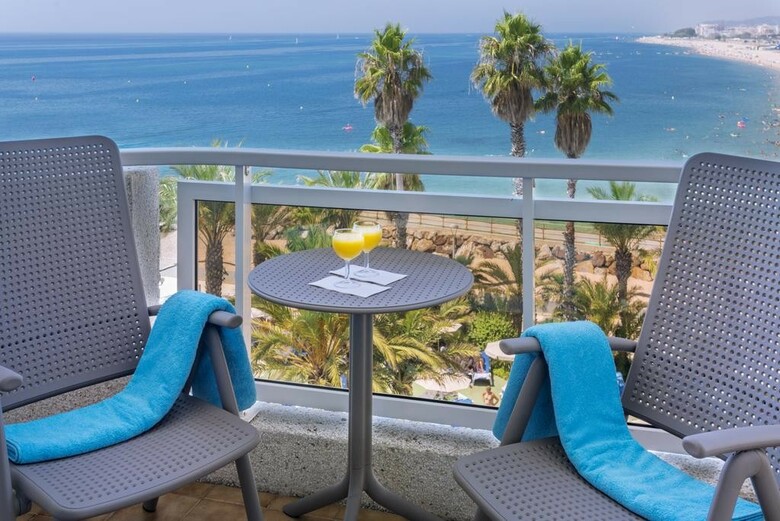 Caprici Beach Hotel & Spa