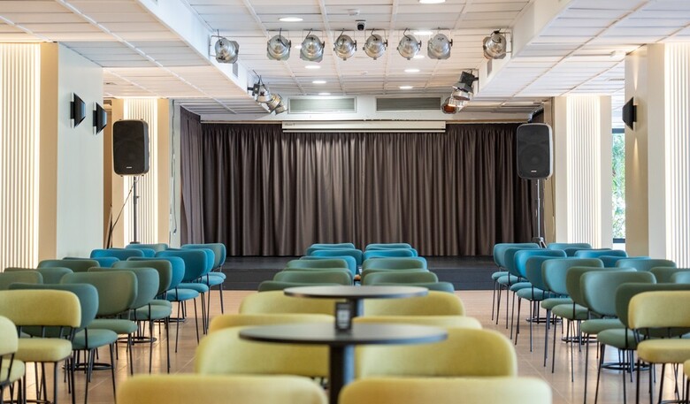 Hotel H Top Jadhe