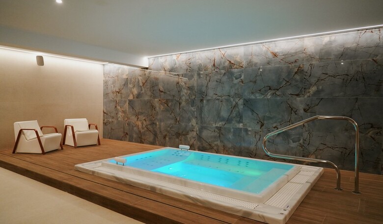 Hotel H Top Jadhe