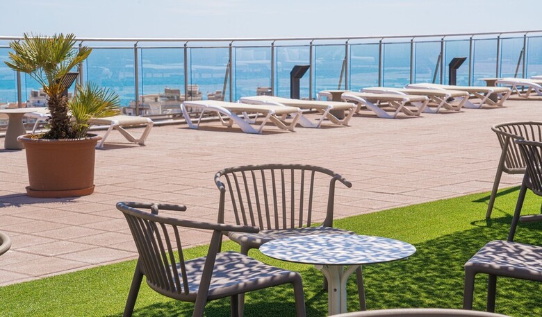Hotel H Top Jadhe