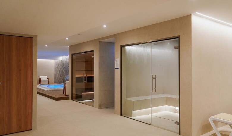 Hotel H Top Jadhe