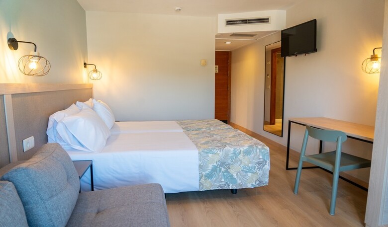 Hotel H Top Jadhe