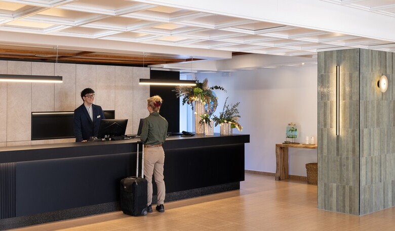 Hotel h Top Jadhe