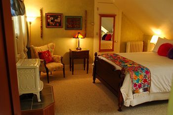 Admiral Peary Inn Bed & Breakfast
