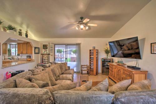 Phoenix Ranch Home With Private Hot Tub And Yard!