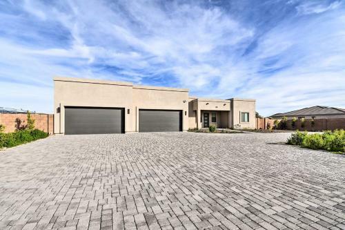 Quiet, Secluded Phoenix Home With Desert Views