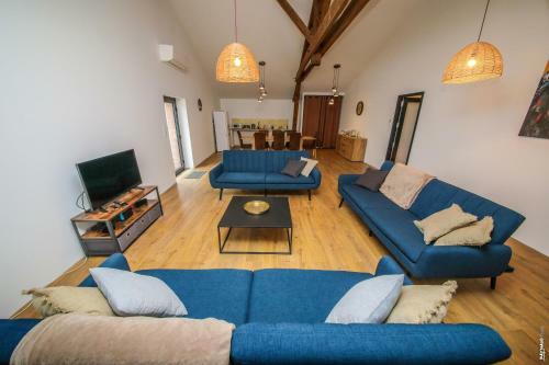 Loft Spacieux - Piscine - 220m2 - Calme