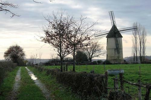 Moulin � Vent Le Champ Du Trail