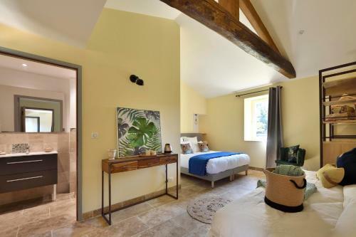 Hostal Les Jardins de Falgui�re