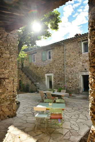 Hostal Les Jardins de Falgui�re