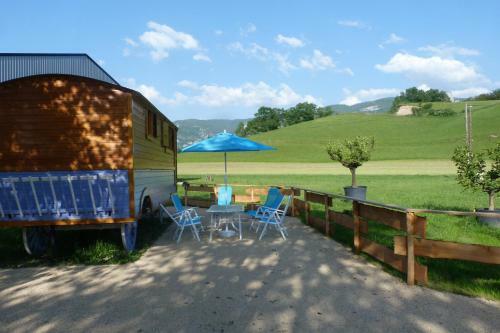 Hostal Roulottes Au Pied Du Vercors
