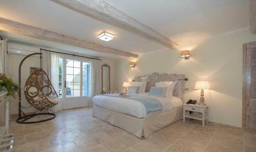 Hotel La Bastide Des Salins