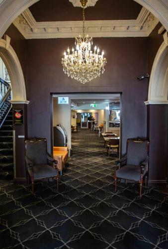 Royal Hotel