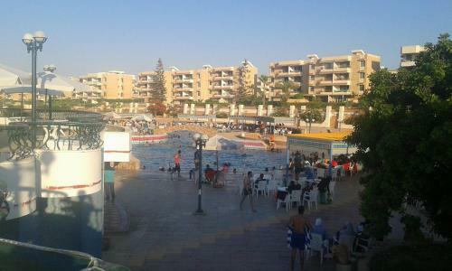 Apartamento 6b Basement Chalet 114 4 Beds 2 Bathrooms On The Pool Green Beach