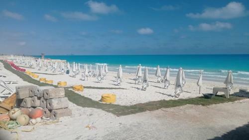 Apartamento 6b Basement Chalet 114 4 Beds 2 Bathrooms On The Pool Green Beach