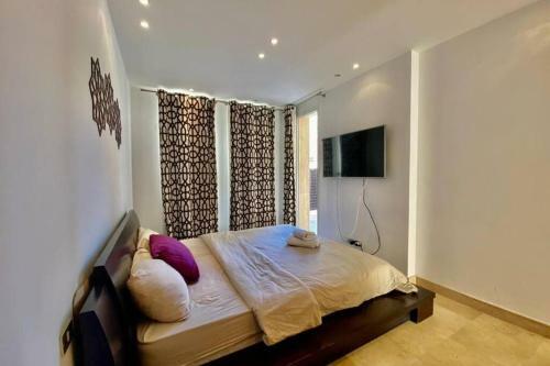 2 Bedroom Apartment Direct To Pool