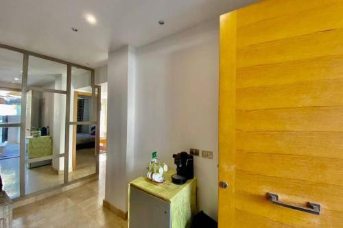 2 Bedroom Apartment Direct To Pool
