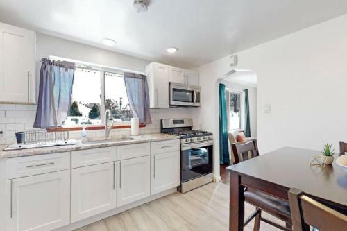 Denver?s Mile High Mountain 2 Bedroom With King Beds