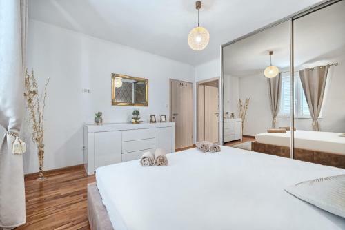 Apartment Villa Hacijenda With Private Pool And Jacuzzi