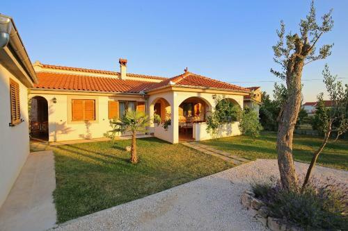 Apartment Josa - 350 M From Sea