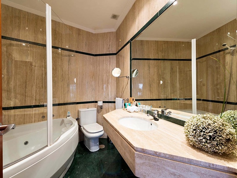 Hotel Infantas De Le�n