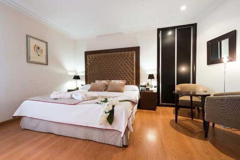 Hotel Infantas De Le�n