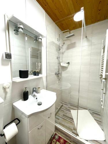 Cabana Din Poveste Valea Doftanei