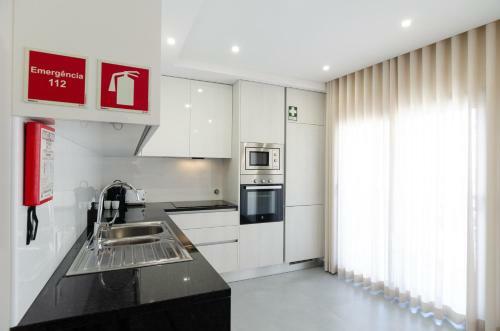 North Breeze - 2 Bedroom Apartment With Rooftop Pool