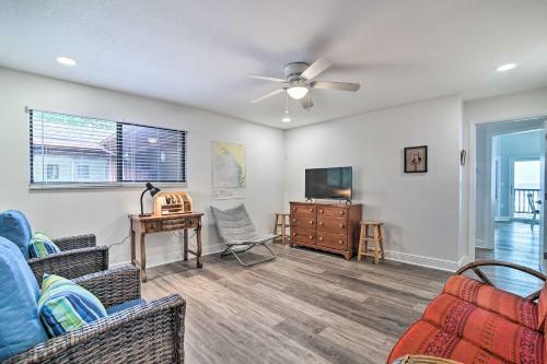 Tranquil Home With Private Yard And Fishing Dock!