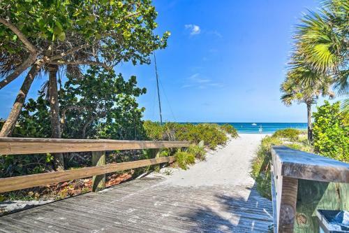 Apartment With Easy Access To Indian Rocks Beach!