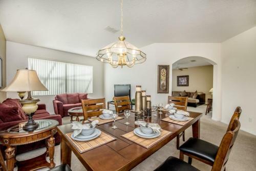 Private 5 Bedroom Villa With Conservation View Home
