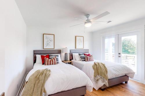 Cottages Of Crystal Beach: Clipper Cove