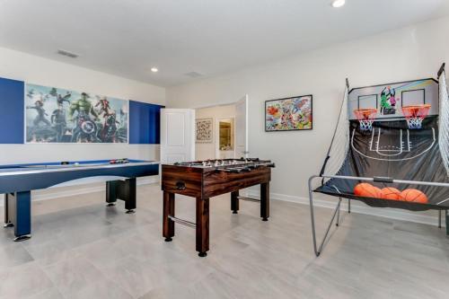 Superior 9 Bed Games Room, Pool Spa Themed Rooms! Home