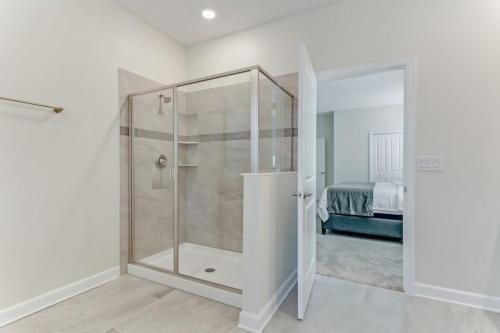 Superior 9 Bed Games Room, Pool Spa Themed Rooms! Home