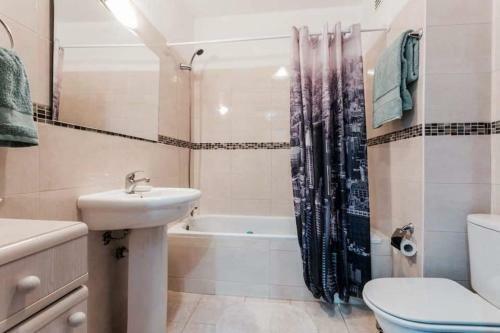 Two Bedroom Center Apartment Quarteira