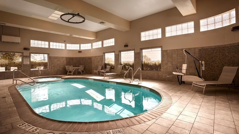 Best Western Plus Atrea Hotel And Suites