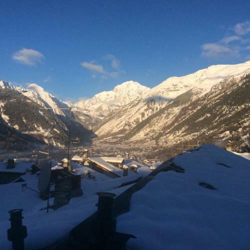 Apartamento Trilocale Con Vista Monte Bianco