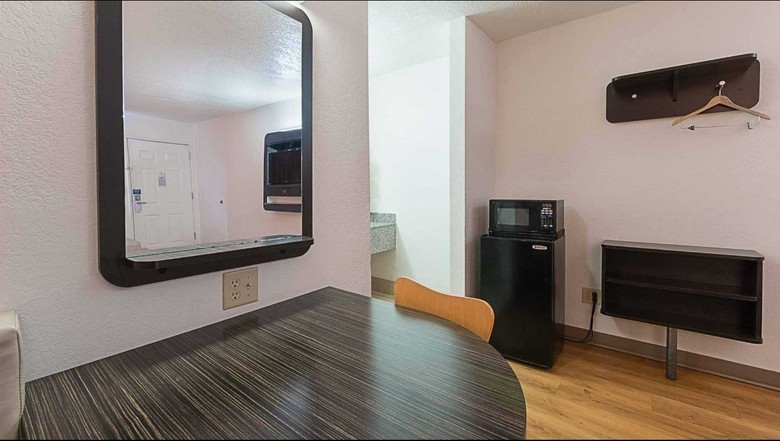 Motel 6 San Antonio - Fiesta Trails