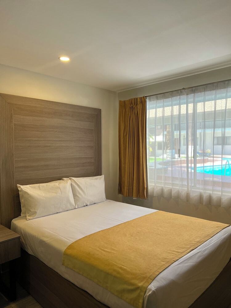 Hotel Bugambilia