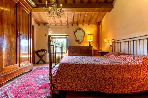 Villa Tuscan Farmhouse With Swimming Pool