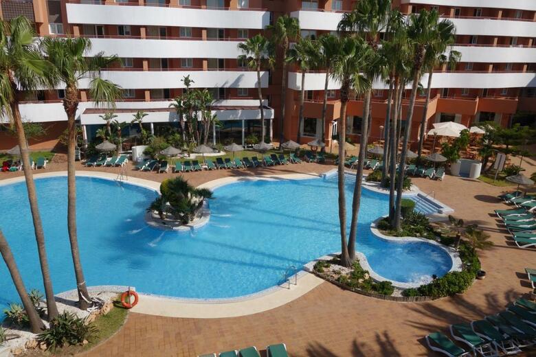 Aparthotel Arena Center