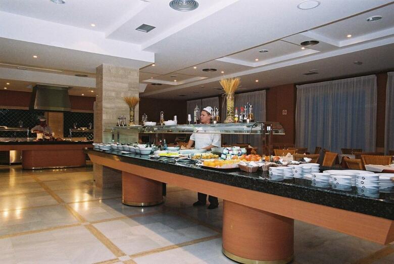 Aparthotel Arena Center