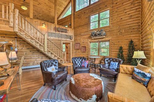Luxe Riverfront Lodge With Kayaks Near Torch Lake!