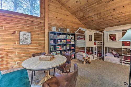 Luxe Riverfront Lodge With Kayaks Near Torch Lake!